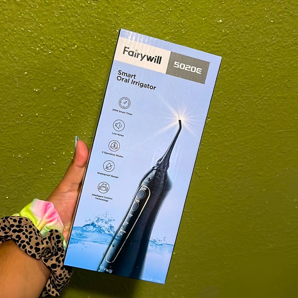 Oral irrigator